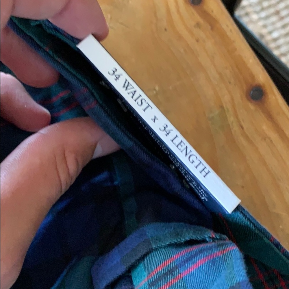 Vineyard Vines Holiday Khakis - Picture 4 of 4